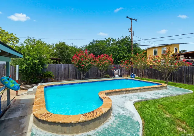Photo 1 of Sale Pending at 355 Rexford Dr, San Antonio, TX 78216 | MLS# 2004316 | Listing updated on 2026-09-01