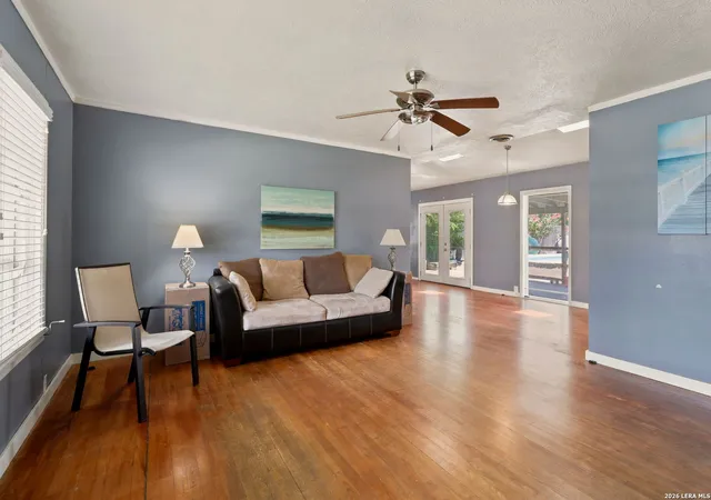 Photo 4 of Sale Pending at 355 Rexford Dr, San Antonio, TX 78216 | MLS# 2004316 | Listing updated on 2026-09-01