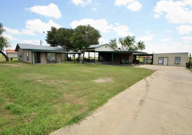 4th image of 15122 Trawalter Rd, Atascosa, TX 78002 | MLS# 2004317