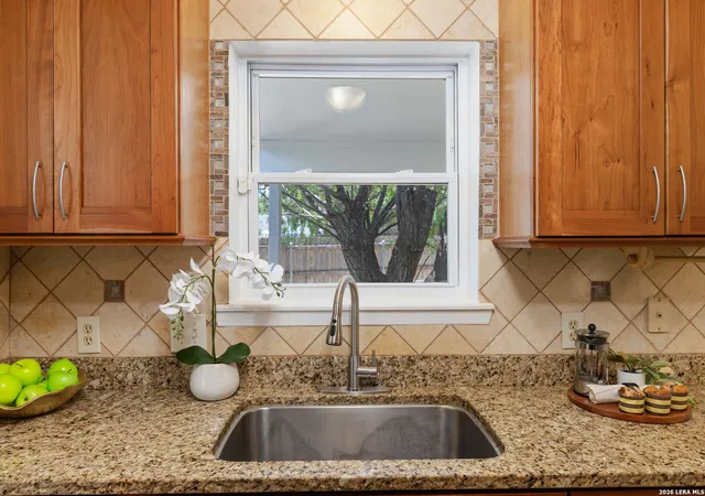 5th image of 354-356 Bobolink, New Braunfels, TX 78130 | MLS# 2004328