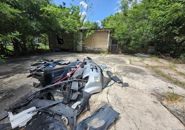 Photo 2 of Sale Pending at 1119 King Ave, San Antonio, TX 78211 | MLS# 2004339 | Listing updated on 2026-09-16