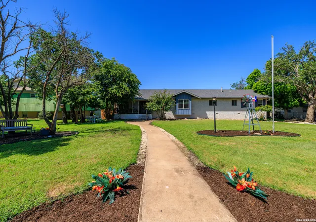Photo 1 of Single family home for sale at 1009 W Main St, Kerrville, TX 78028 | MLS# 2004344 | Listing updated on 2026-09-02