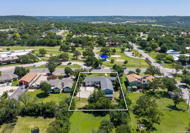 Photo 3 of Single family home for sale at 1009 W Main St, Kerrville, TX 78028 | MLS# 2004344 | Listing updated on 2026-09-02