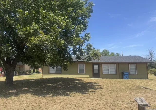 Photo 1 of Single family home for sale at 1713 S Pecan, Pearsall, TX 78061 | MLS# 2004353 | Listing updated on 2026-09-18