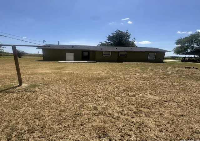 Photo 4 of Single family home for sale at 1713 S Pecan, Pearsall, TX 78061 | MLS# 2004353 | Listing updated on 2026-09-18