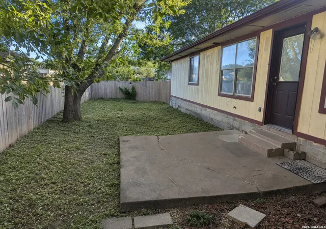Photo 3 of Sale Pending at 808 Lago Vista St, San Marcos, TX 78666 | MLS# 2004356 | Listing updated on 2026-08-10