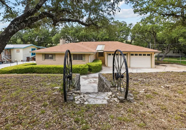 Photo 4 of Sale Pending at 1459 Songbird Dr, Canyon Lake, TX 78133 | MLS# 2004405 | Listing updated on 2026-09-06