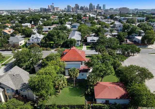 49th image of 321 E Dewey Pl, San Antonio, TX 78212 | MLS# 2004433