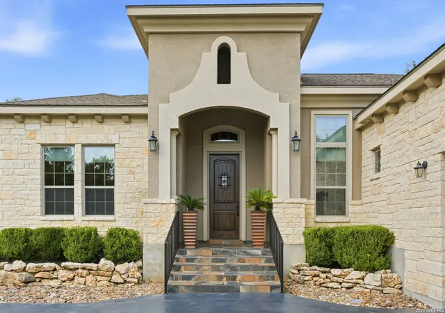 2nd image of 184 Windmill Vly, Spring Branch, TX 78070 | MLS# 2004435