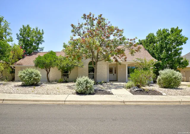 Photo 1 of Single family home for sale at 2140 Summit Crest Dr, Kerrville, TX 78028 | MLS# 2004443 | Listing updated on 2026-08-10
