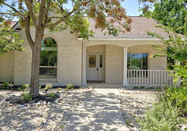 Photo 3 of Single family home for sale at 2140 Summit Crest Dr, Kerrville, TX 78028 | MLS# 2004443 | Listing updated on 2026-08-10