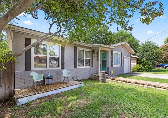 Photo 3 of Single family home for sale at 623 Southeast Ter, New Braunfels, TX 78130 | MLS# 2004454 | Listing updated on 2026-09-14