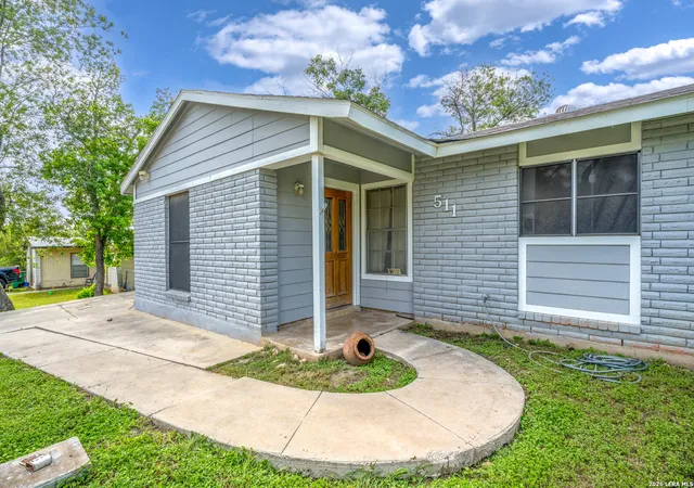 Photo 3 of Single family home for sale at 511 Barbuda St, San Antonio, TX 78227 | MLS# 2004480 | Listing updated on 2026-08-27