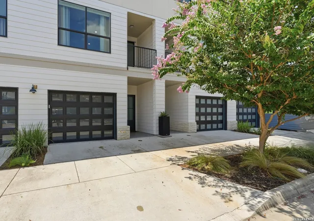 2nd image of 653 Stadtbach St # 6, New Braunfels, TX 78130 | MLS# 2004490