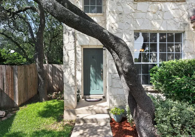 Photo 3 of Sale Pending at 21350 Encino Caliza, San Antonio, TX 78259 | MLS# 2004498 | Listing updated on 2026-09-14