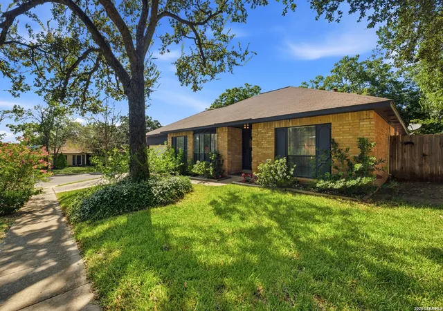 Photo 2 of Single family home for sale at 7867 Lark Rdg, San Antonio, TX 78250 | MLS# 2004509 | Listing updated on 2026-09-14