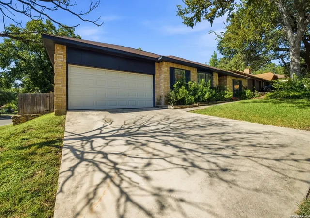 Photo 3 of Single family home for sale at 7867 Lark Rdg, San Antonio, TX 78250 | MLS# 2004509 | Listing updated on 2026-09-14