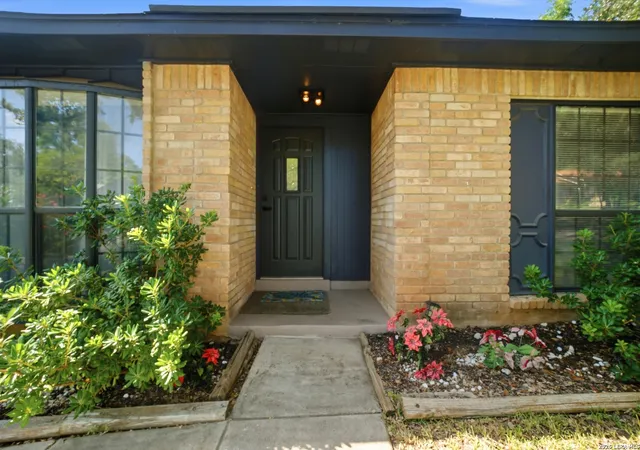 Photo 4 of Single family home for sale at 7867 Lark Rdg, San Antonio, TX 78250 | MLS# 2004509 | Listing updated on 2026-09-14