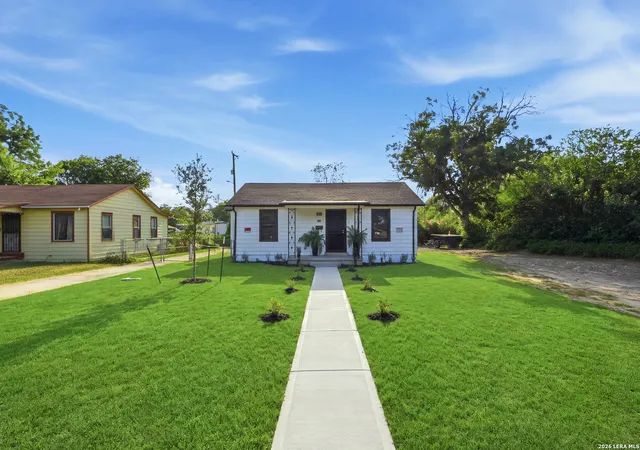 Photo 2 of Single family home for sale at 215 Westway Dr, San Antonio, TX 78225 | MLS# 2004515 | Listing updated on 2026-09-13