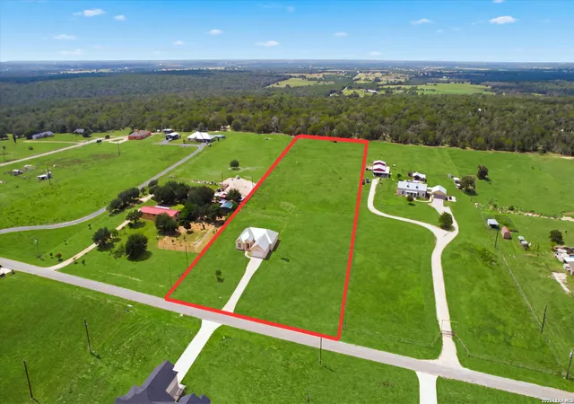 1st image of 200 Lakeview Cir, La Vernia, TX 78121 | MLS# 2004560