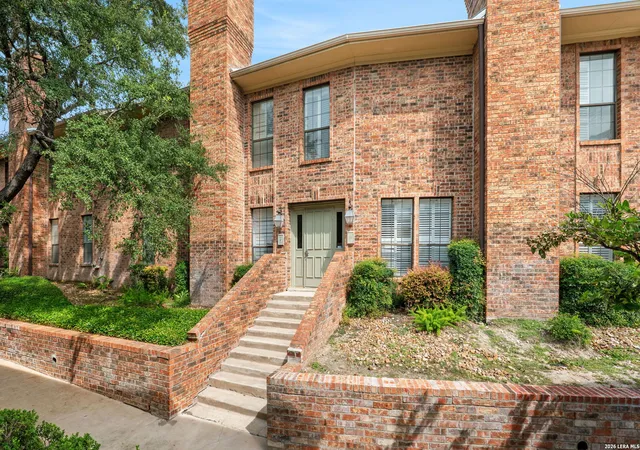 Listing Photo 2 - Condo for sale in building located at 201 Ellwood St, San Antonio, TX 78209 - Unit #211