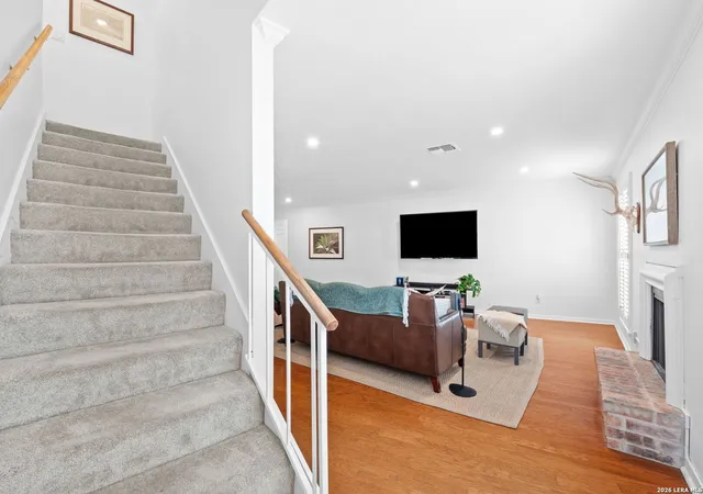 Listing Photo 3 - Condo for sale in building located at 201 Ellwood St, San Antonio, TX 78209 - Unit #211