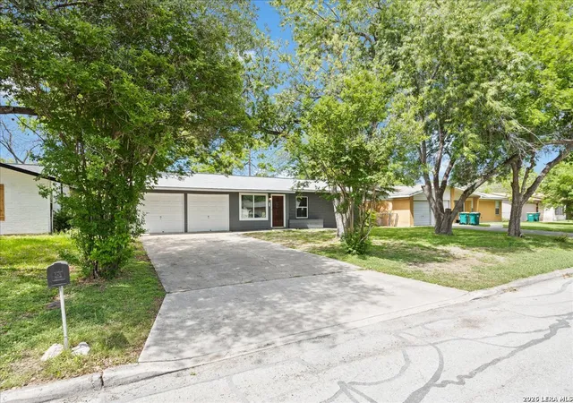17th image of 317 E Wright Blvd, Universal City, TX 78148 | MLS# 2004625
