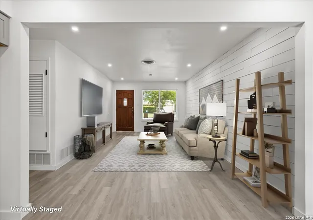 2nd image of 317 E Wright Blvd, Universal City, TX 78148 | MLS# 2004625