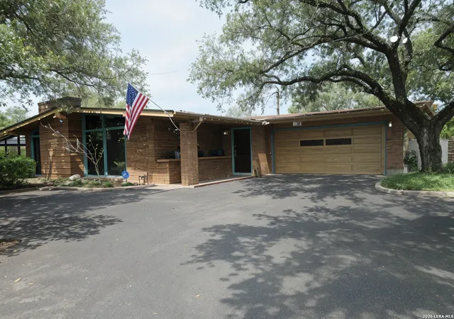 Photo 1 of Sale Pending at 2415 Hillcrest Dr, San Antonio, TX 78228 | MLS# 2004675 | Listing updated on 2026-08-29