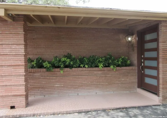 Photo 2 of Sale Pending at 2415 Hillcrest Dr, San Antonio, TX 78228 | MLS# 2004675 | Listing updated on 2026-08-29