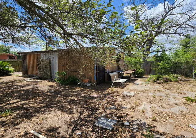 3rd image of 718 E Avenue E, Robstown, TX 78380 | MLS# 2004703