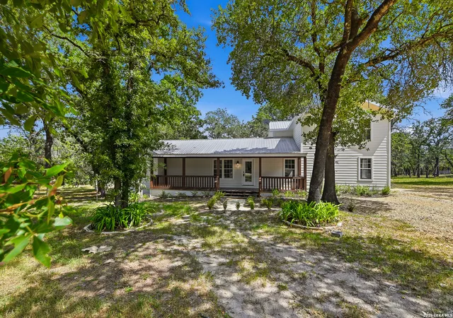 2nd image of 241 Oak Hollow Dr, La Vernia, TX 78121 | MLS# 2004713