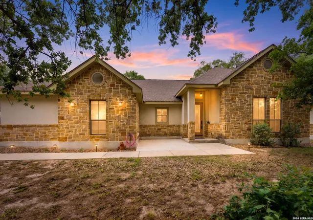 2nd image of 205 Sendera Xing, La Vernia, TX 78121 | MLS# 2004719
