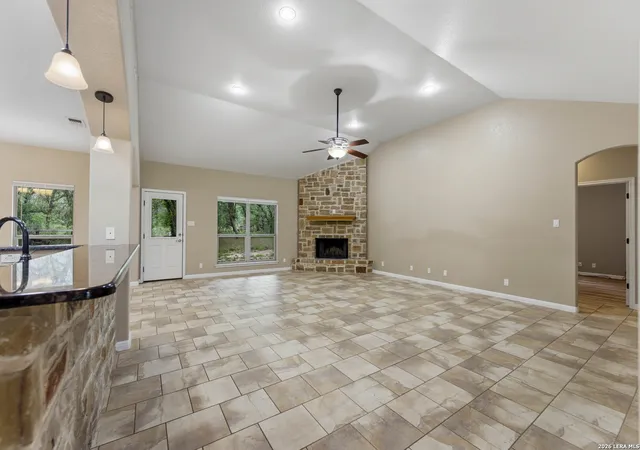 4th image of 205 Sendera Xing, La Vernia, TX 78121 | MLS# 2004719