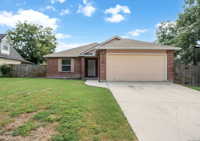 Photo 2 of Sale Pending at 5001 Castle Hill Dr, Cibolo, TX 78108 | MLS# 2004724 | Listing updated on 2026-09-01