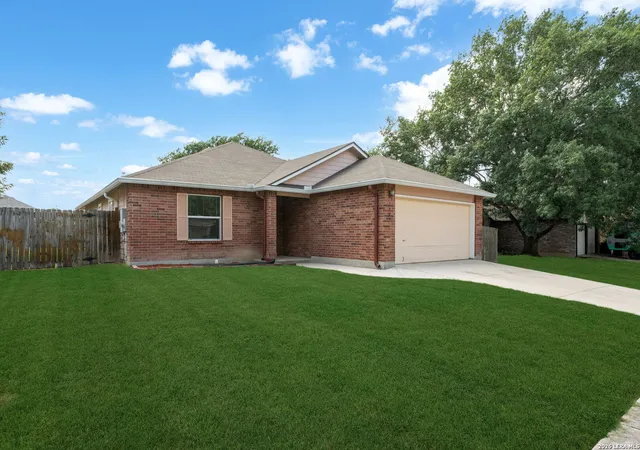 Photo 3 of Sale Pending at 5001 Castle Hill Dr, Cibolo, TX 78108 | MLS# 2004724 | Listing updated on 2026-09-01