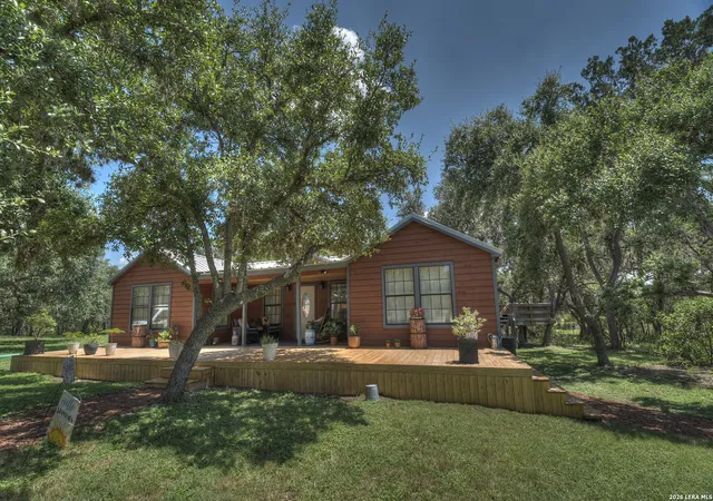 Photo 3 of Single family home for sale at 140 Patterson Dr, Leakey, TX 78873 | MLS# 2004725 | Listing updated on 2026-09-08