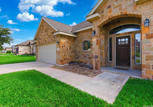 3rd image of 129 N 1St St, Floresville, TX 78114 | MLS# 2004731