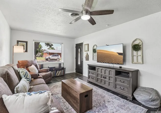 Photo 3 of Single family home for sale at 713 Lake, Kerrville, TX 78028 | MLS# 2004748 | Listing updated on 2026-08-11