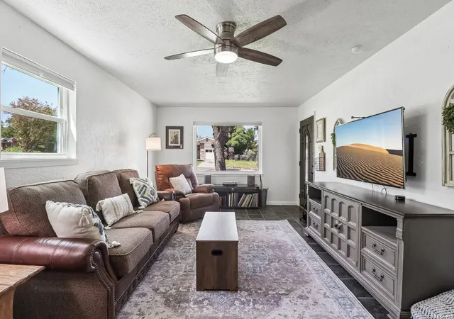 Photo 4 of Single family home for sale at 713 Lake, Kerrville, TX 78028 | MLS# 2004748 | Listing updated on 2026-08-11