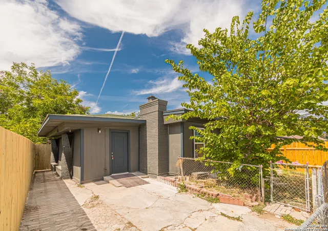 Photo 3 of Multi family home for sale at 502 S San Manuel St, San Antonio, TX 78237 | MLS# 2004761 | Listing updated on 2026-08-28