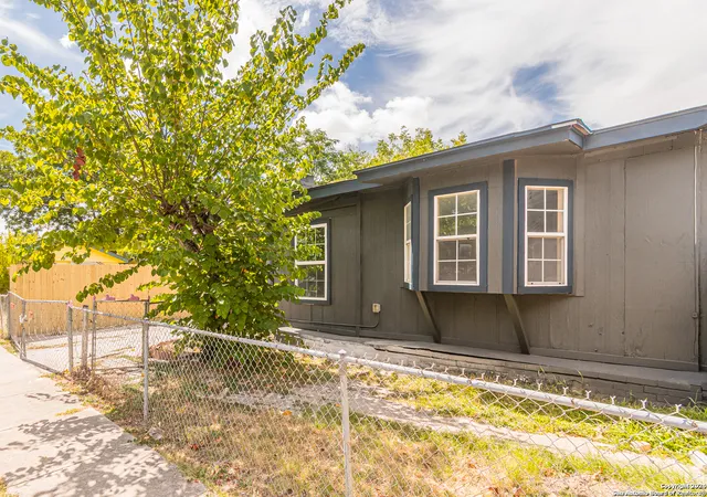 Photo 4 of Multi family home for sale at 502 S San Manuel St, San Antonio, TX 78237 | MLS# 2004761 | Listing updated on 2026-08-28