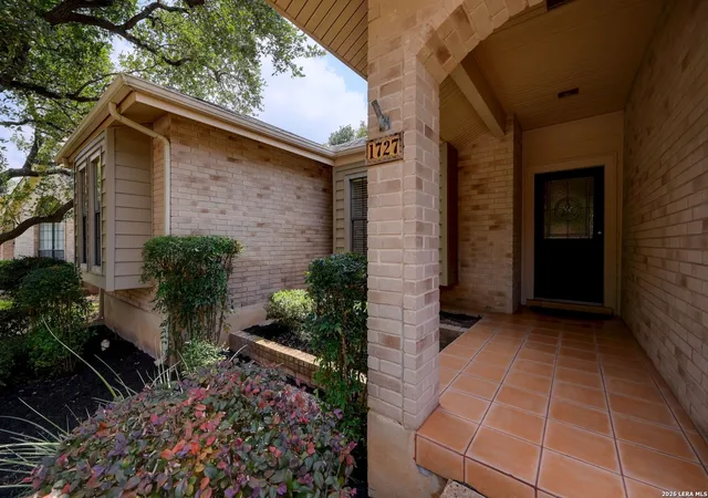 Photo 3 of Sale Pending at 1727 Eagle Pt, San Antonio, TX 78248 | MLS# 2004781 | Listing updated on 2026-08-26