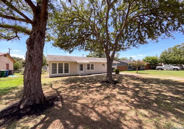 Photo 1 of Sale Pending at 318 Nash Blvd, San Antonio, TX 78223 | MLS# 2004783 | Listing updated on 2026-09-30