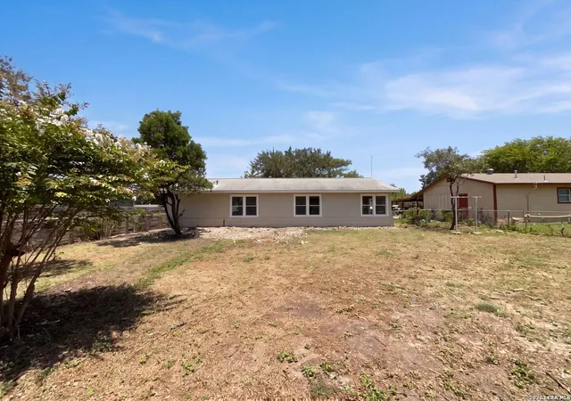 Photo 4 of Sale Pending at 318 Nash Blvd, San Antonio, TX 78223 | MLS# 2004783 | Listing updated on 2026-09-30