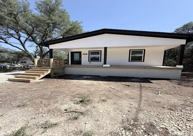 2nd image of 918 Scenic Dr, Bandera, TX 78003 | MLS# 2004786