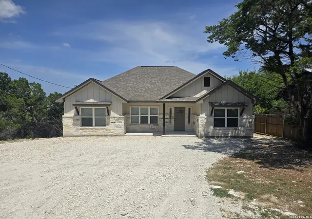 Photo 2 of Single family home for sale at 563 Irene Dr, Canyon Lake, TX 78133 | MLS# 2004797 | Listing updated on 2026-09-12