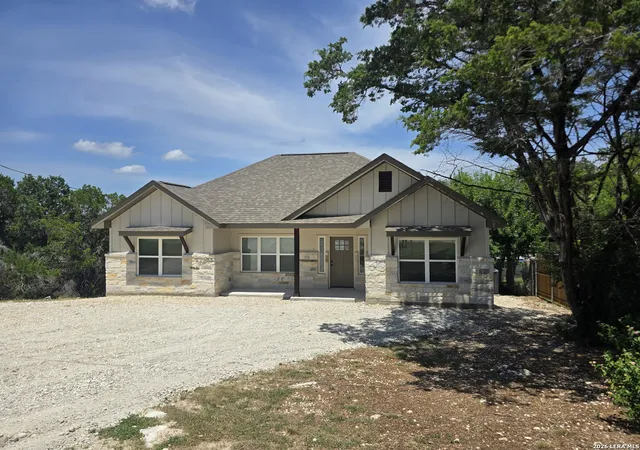 Photo 2 of Single family home for sale at 563 Irene Dr, Canyon Lake, TX 78133 | MLS# 2004797 | Listing updated on 2026-09-12