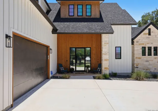 Photo 2 of Sale Pending at 1117 Hidden Forest, Canyon Lake, TX 78133 | MLS# 2004846 | Listing updated on 2026-09-20