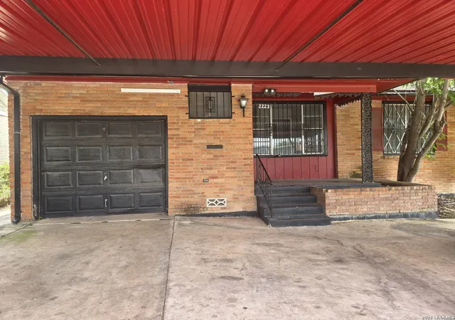 Photo 1 of Single family home for sale at 2223 Hays, San Antonio, TX 78202 | MLS# 2004857 | Listing updated on 2026-09-11